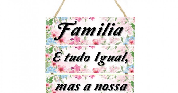 Placa decorativa em mdf e corda frase nossa familia cod 039