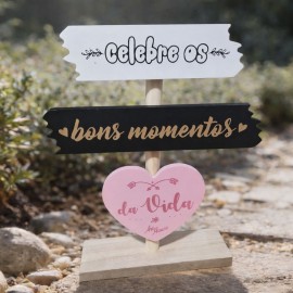 Placa decorativa de mesa com a frase Celebre os bons momentos da vida